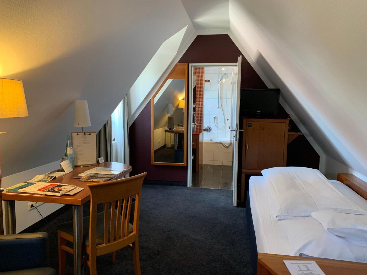 Seehotel Niedernberg - Das Dorf Am See Exteriér fotografie