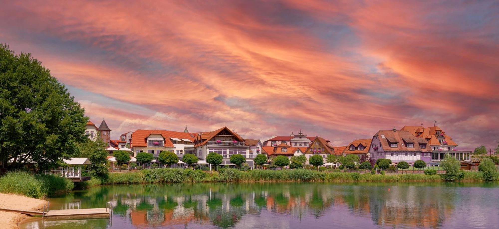 Seehotel Niedernberg - Das Dorf Am See Exteriér fotografie
