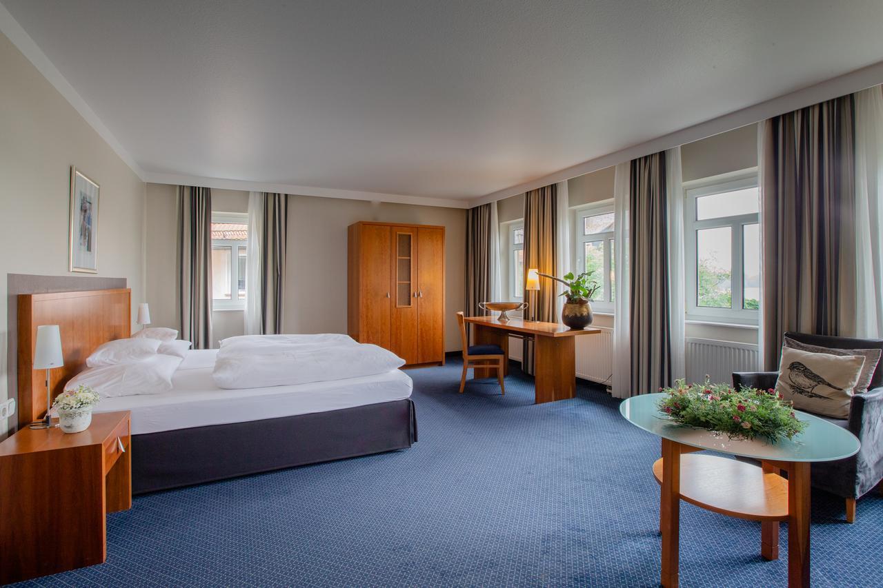 Seehotel Niedernberg - Das Dorf Am See Exteriér fotografie